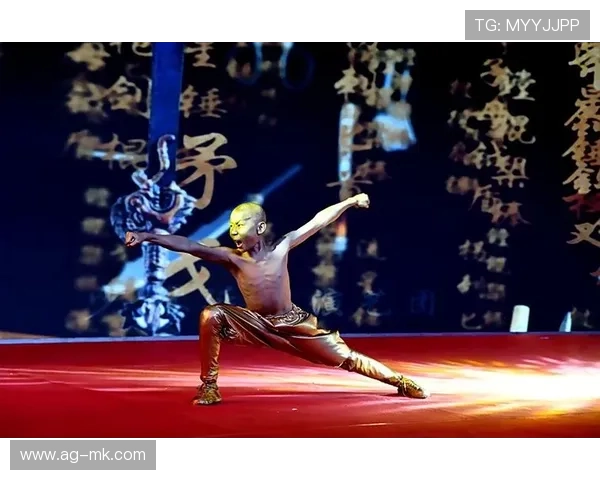球员在场上与对手玩少林寺十八铜人,铜人阵防守滴水不漏